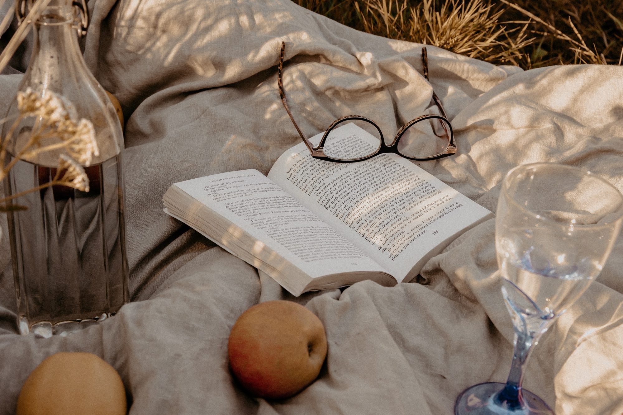 Lesen entspannt. 5 richtig gute Sommerromane als Buchempfehlung für Frauen